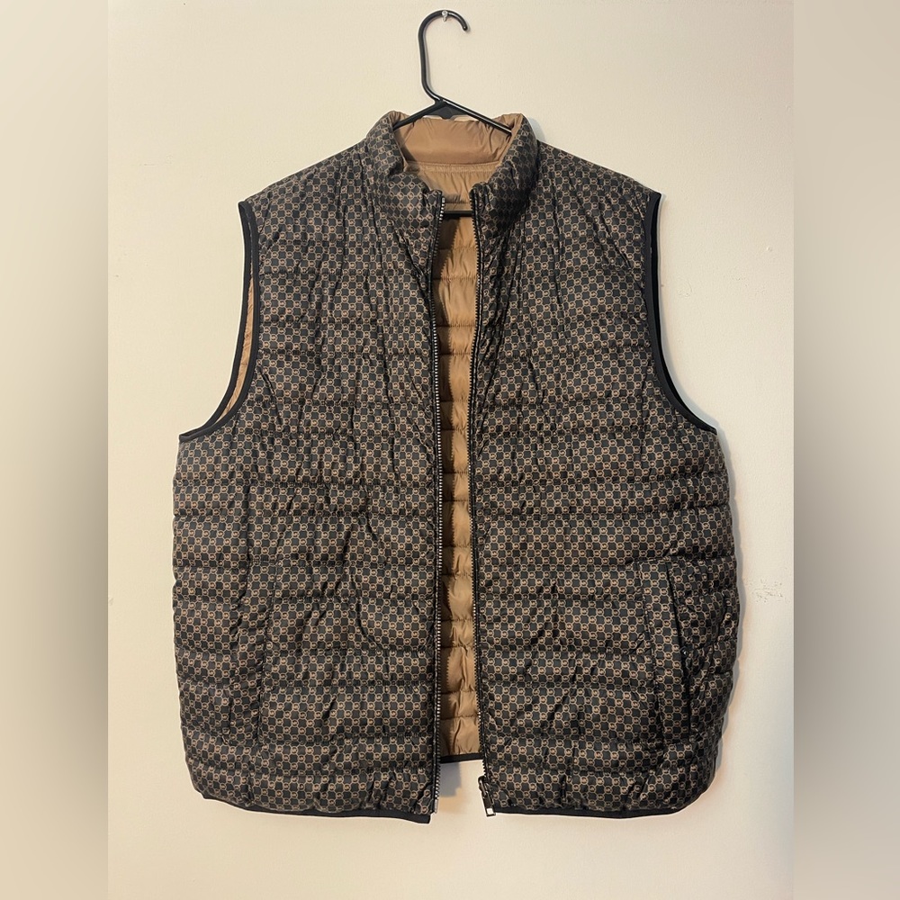 Michael Kors reversible down feather water resistant vest. Large / XL Women.